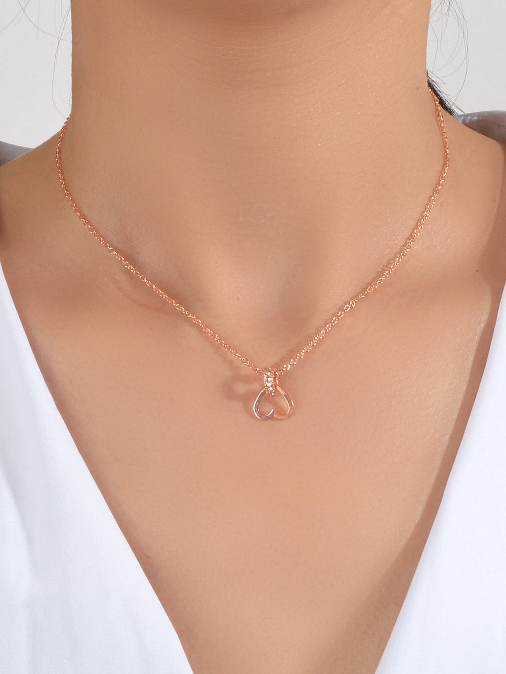 Sweet Rose Gold Chain Rhinestone Circle Heart Charm Necklace